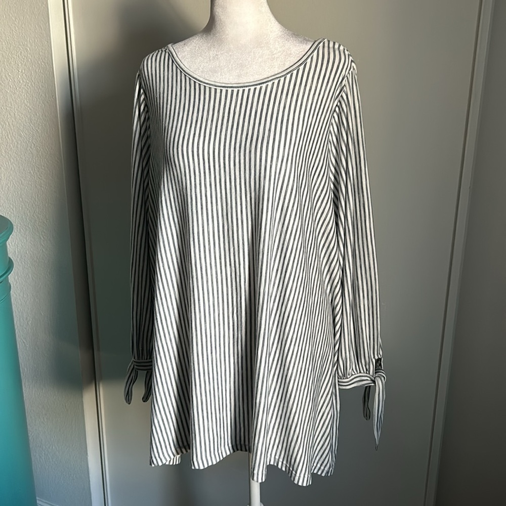 New Max Studio Women’s Plus Striped Tie Sleeve Boatneck Tunic Top